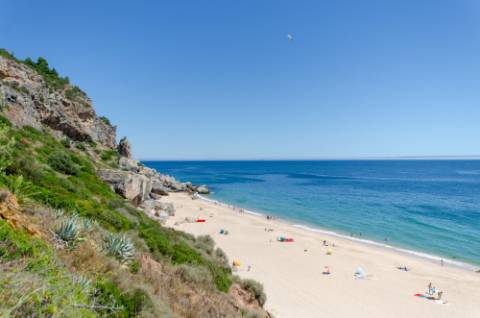 T0 em Sesimbra, junto à praia