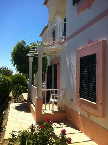 Prédio com 9 frações em Sagres