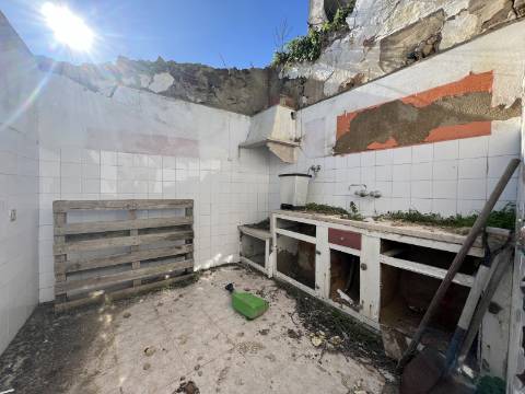 Moradia em ruínas, em Almargem do Bispo