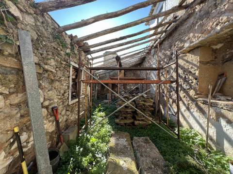 Moradia em ruínas, em Almargem do Bispo