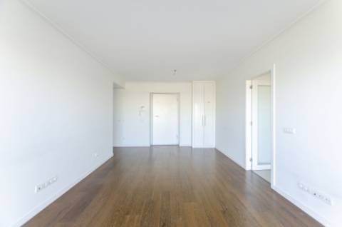 T1 para arrendamento no empreendimento Metro City