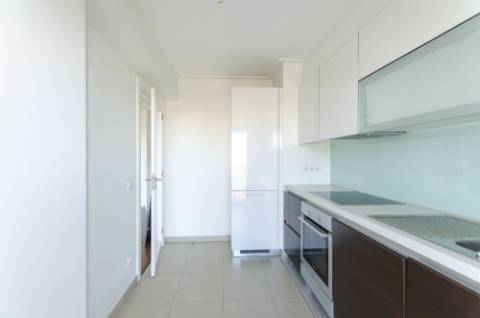 T1 para arrendamento no empreendimento Metro City