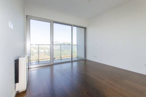 T1 para arrendamento no empreendimento Metro City