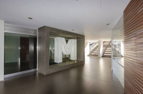 T1 para arrendamento no empreendimento Metro City