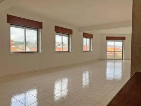 Escritórios / salas para arrendamento na Pontinha