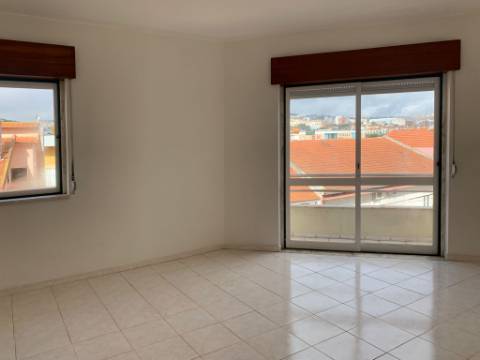 Escritórios / salas para arrendamento na Pontinha