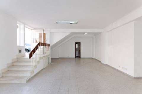 Loja / escritório em Caxias (Oeiras)