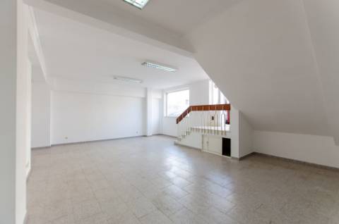 Loja / escritório em Caxias (Oeiras)