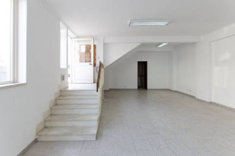 Loja / escritório em Caxias (Oeiras)