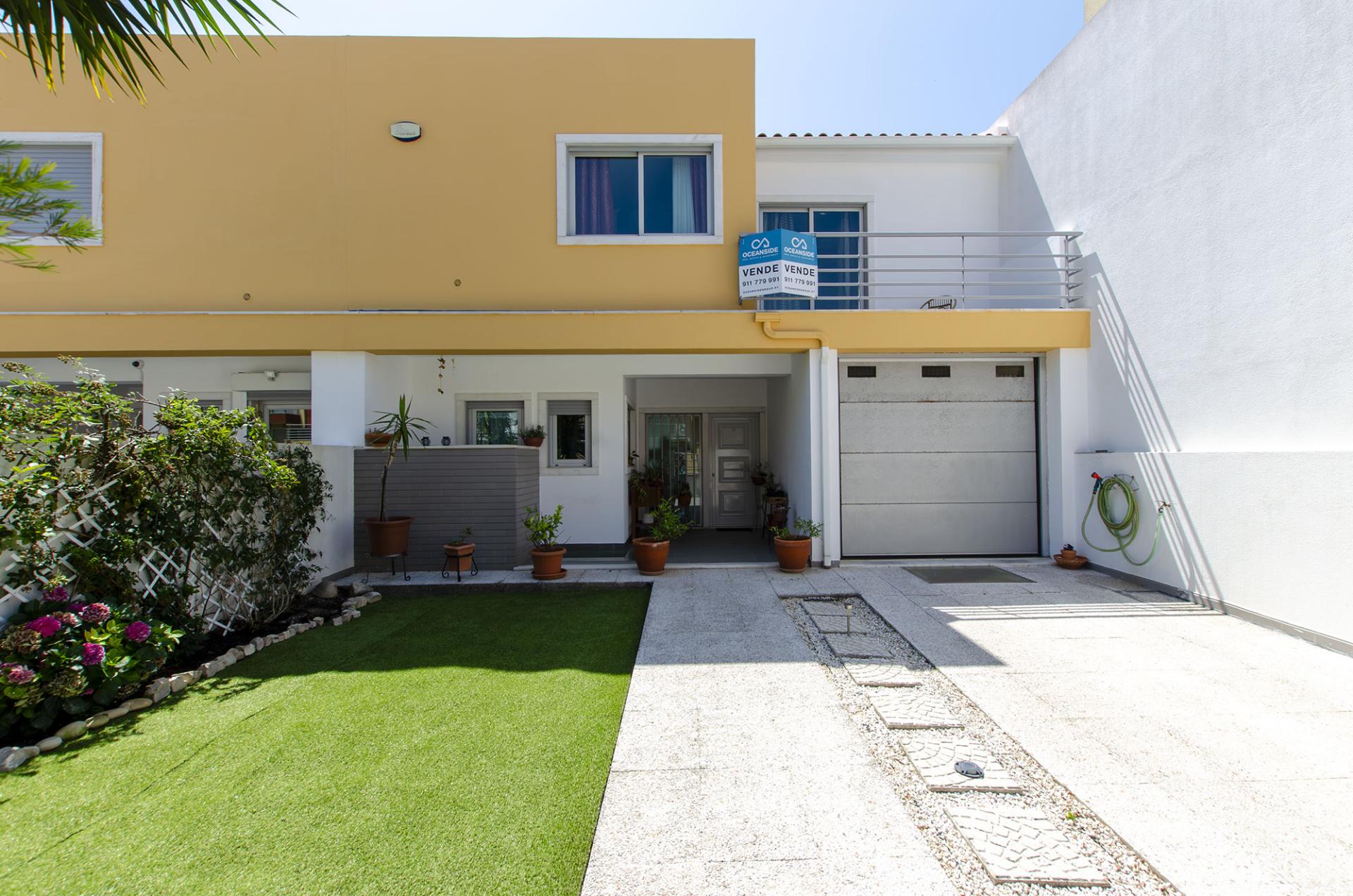Moradia Contemporânea T4+2 em Atibá