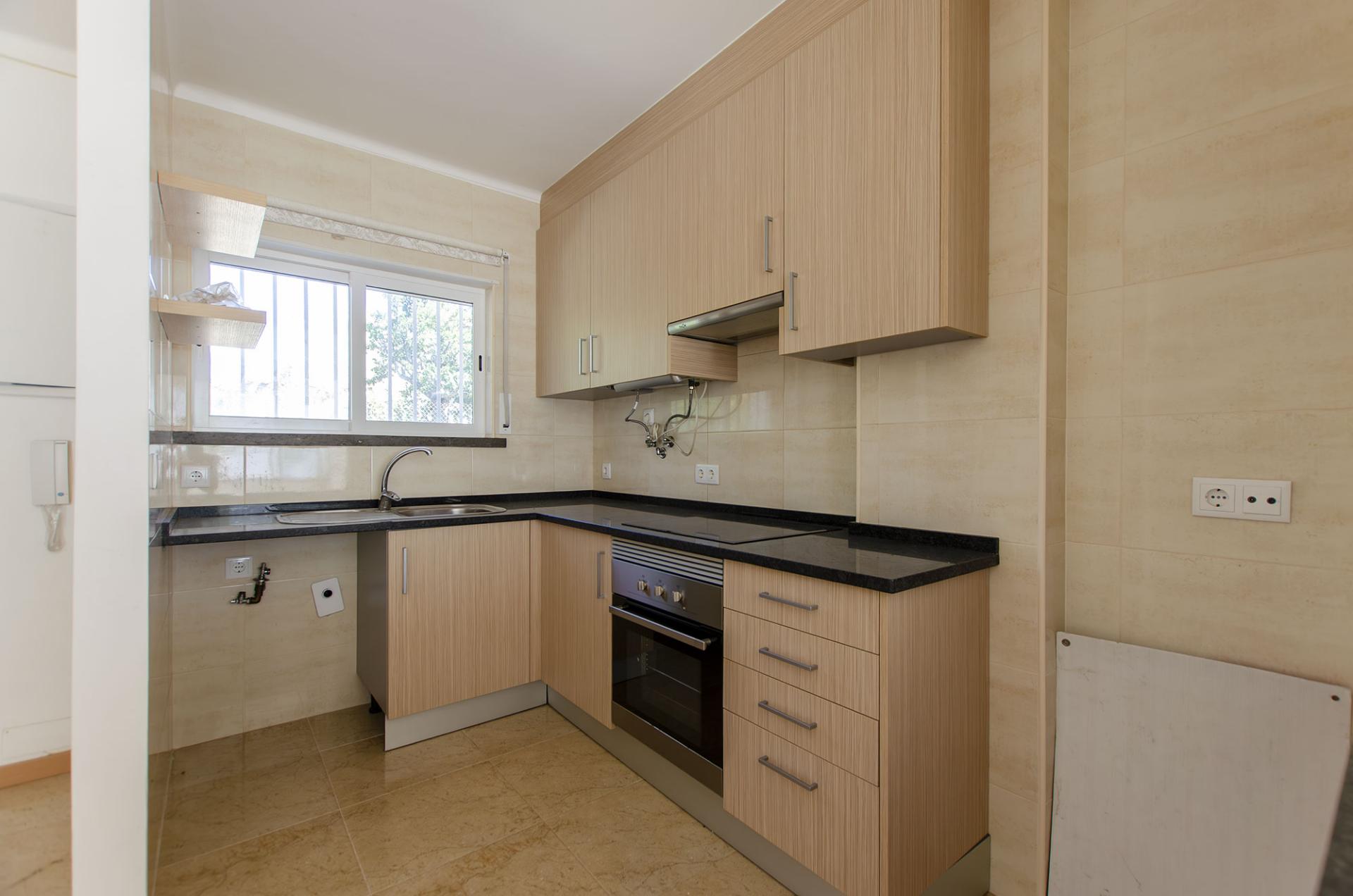 T2 renovado na Alapraia