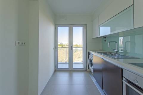 T1 para arrendamento no empreendimento Metro City