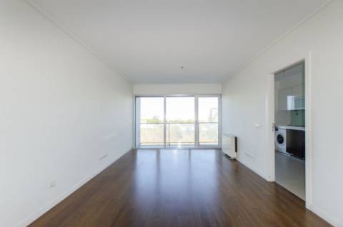 T1 para arrendamento no empreendimento Metro City