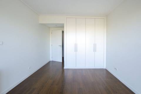 T1 para arrendamento no empreendimento Metro City