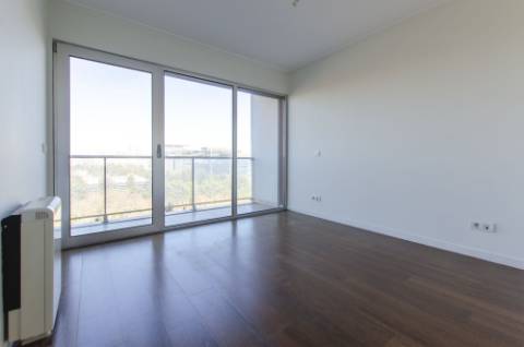 T1 para arrendamento no empreendimento Metro City