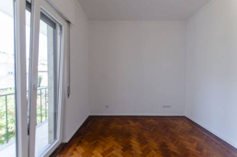 T4 Duplex com Estúdio e Vista Mar em Caxias