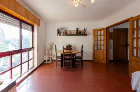 T3 cheio de sol, no Algueirão