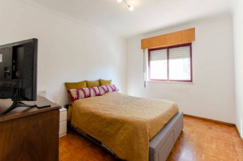 T3 cheio de sol, no Algueirão