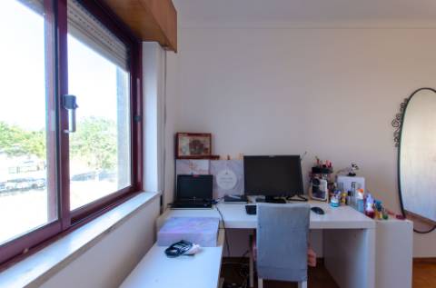 T3 cheio de sol, no Algueirão