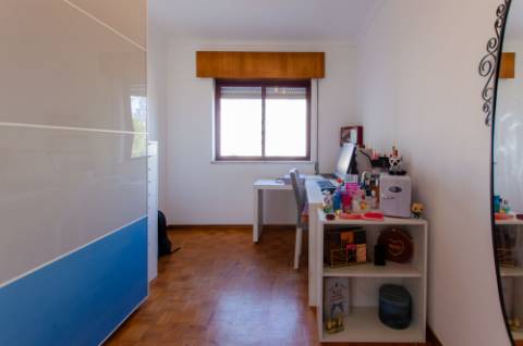 T3 cheio de sol, no Algueirão