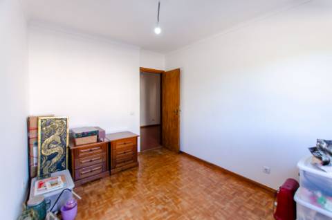 T3 cheio de sol, no Algueirão