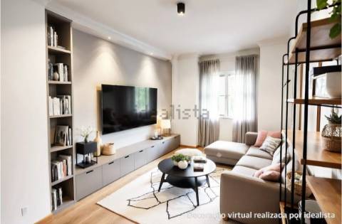 T1 junto ao Centro Comercial das Palmeiras