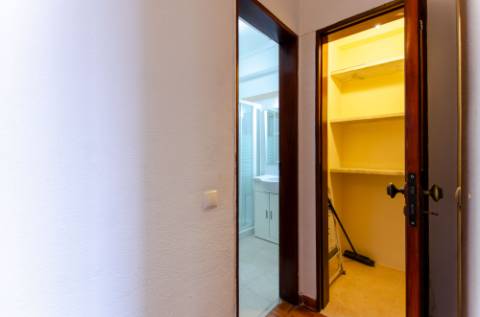 T1 junto ao Centro Comercial das Palmeiras