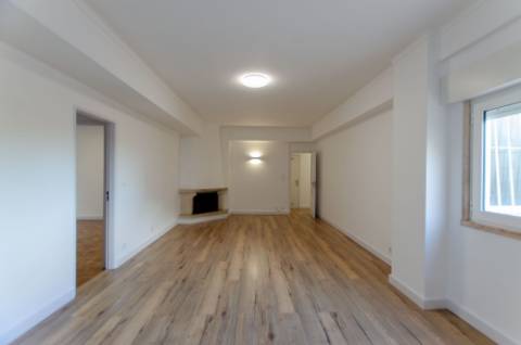 T2 em São Miguel das Encostas, Carcavelos