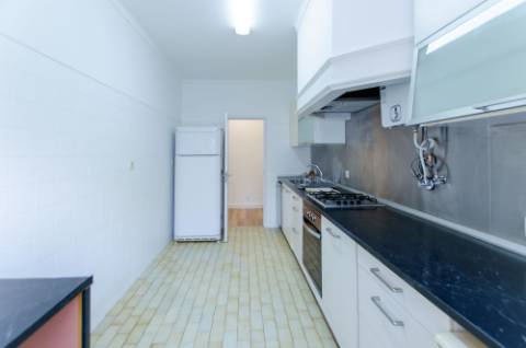 T2 em São Miguel das Encostas, Carcavelos