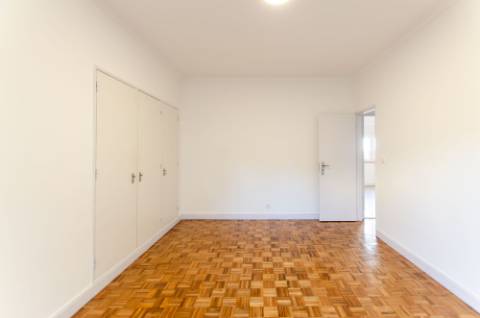 T2 em São Miguel das Encostas, Carcavelos