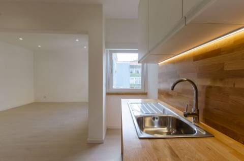 T2 remodelado em Linda-a-Velha