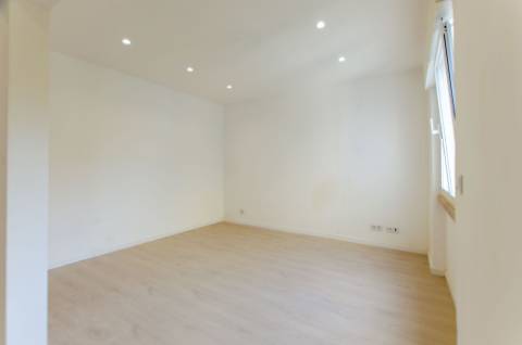 T2 remodelado em Linda-a-Velha