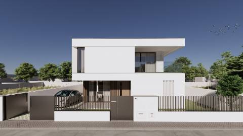 Moradia T4 com piscina, junto a Manique de cima