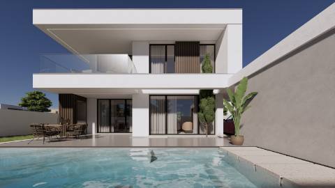 Moradia T4 com piscina, junto a Manique de cima