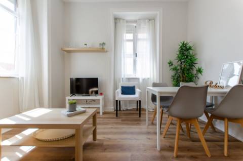 Apartamento T1 no centro da Ajuda