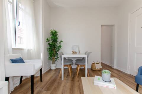 Apartamento T1 no centro da Ajuda