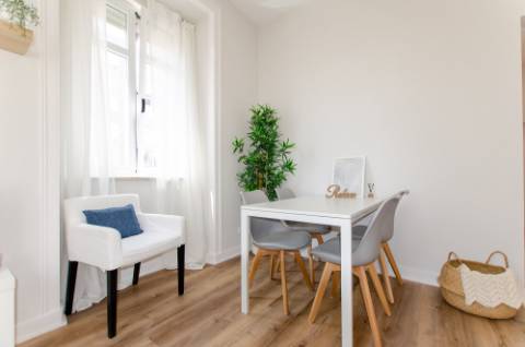 Apartamento T1 no centro da Ajuda