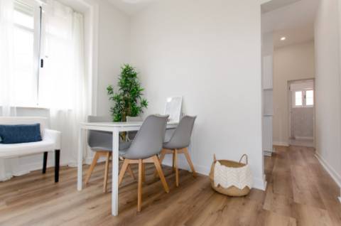 Apartamento T1 no centro da Ajuda