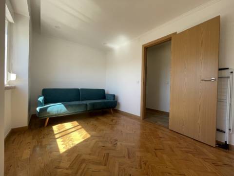 T2+1 Remodelado na Penha de França