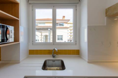 T3 renovado e com logradouro na Portela de Sintra
