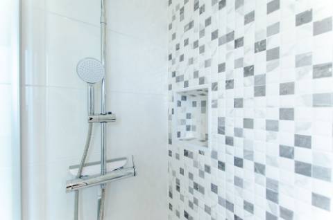 T3 renovado e com logradouro na Portela de Sintra
