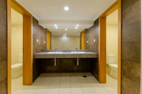 Espaço Comercial com 2 pisos, em São Domingos de Rana