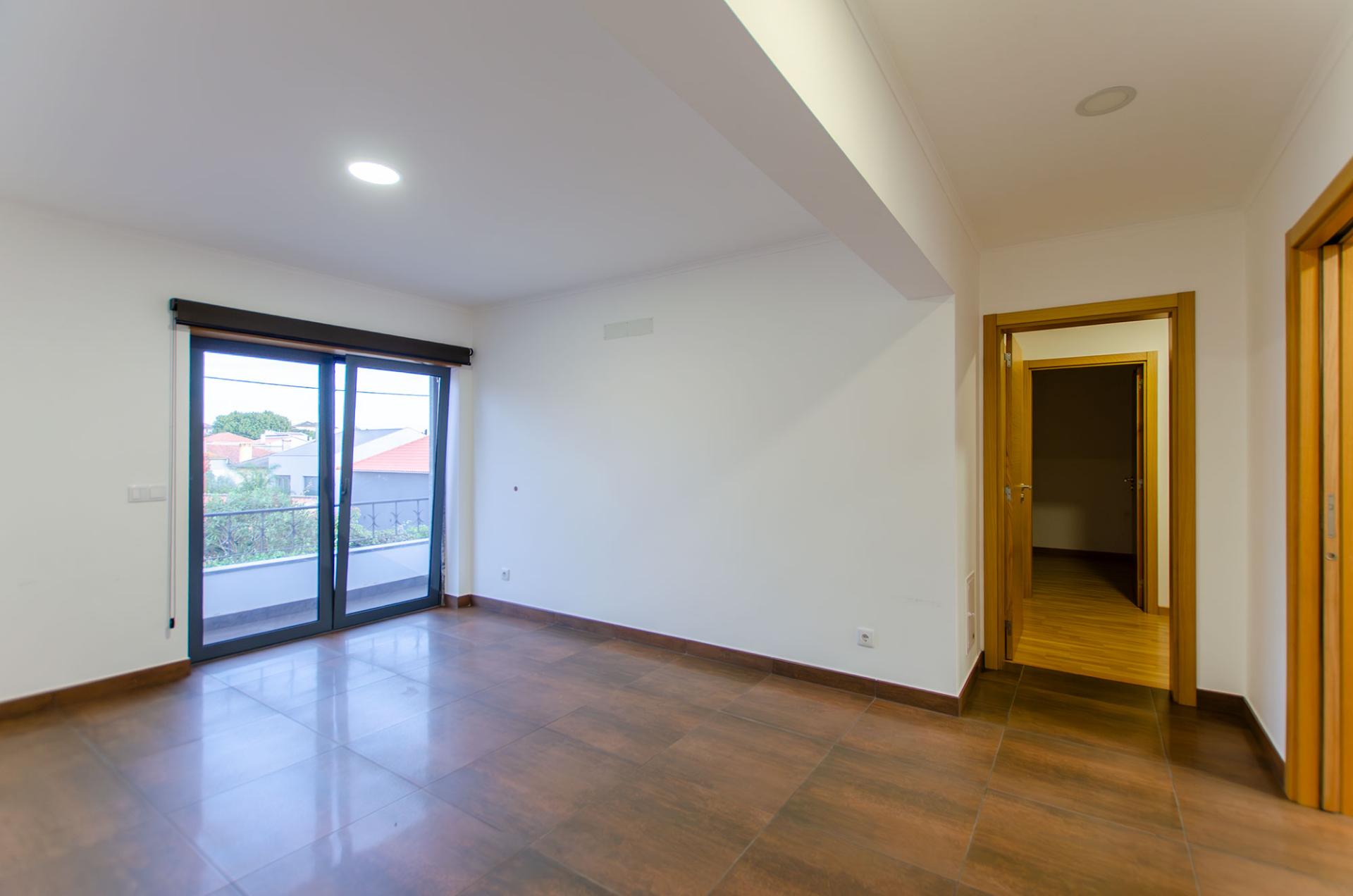 T3 renovado, como novo, próximo da CUF de São Domingos de Rana