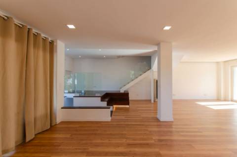 Moradia T4 + 1 em Tercena