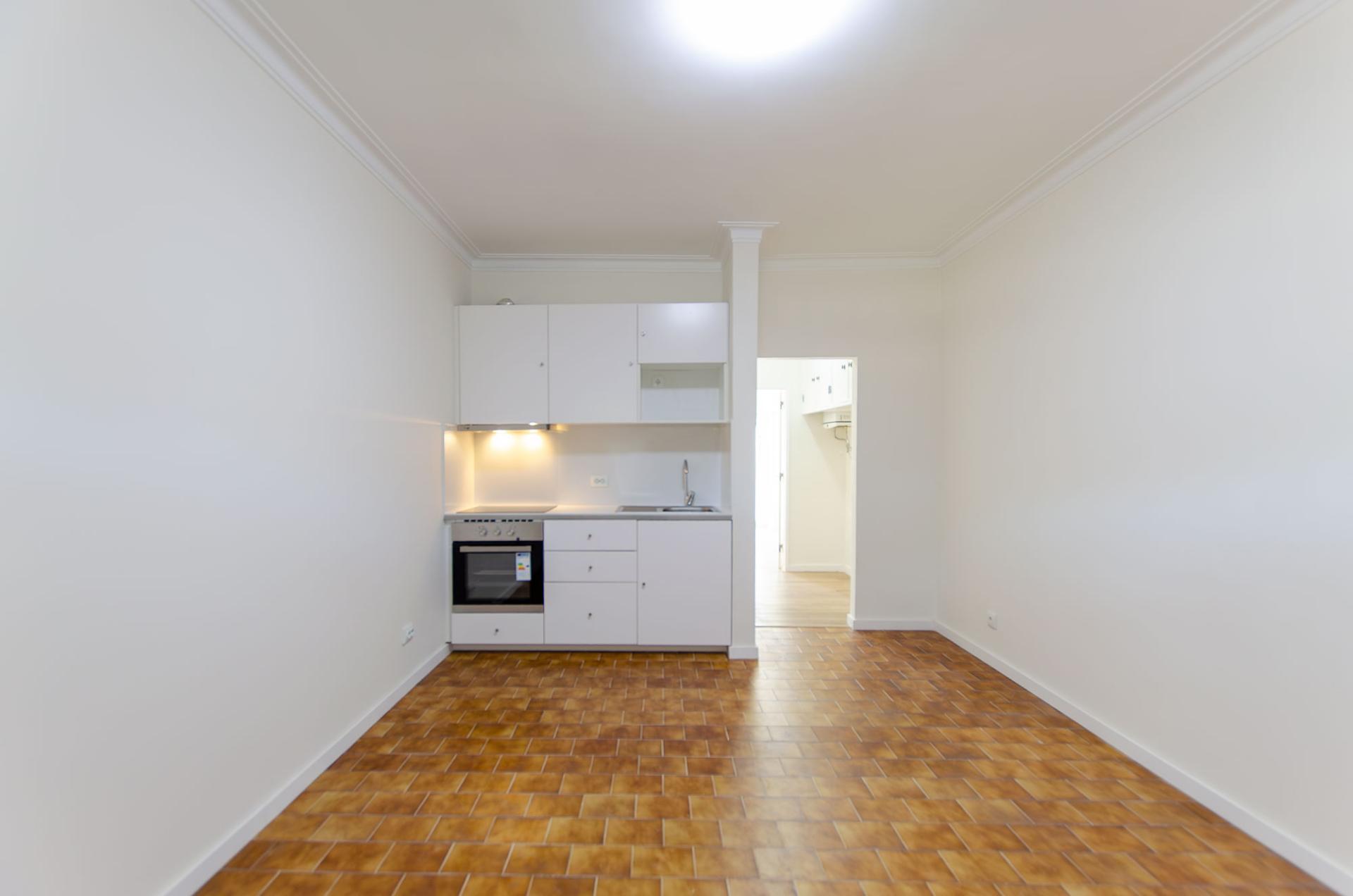 T1 junto ao jardim dos Sete Castelos, em Oeiras