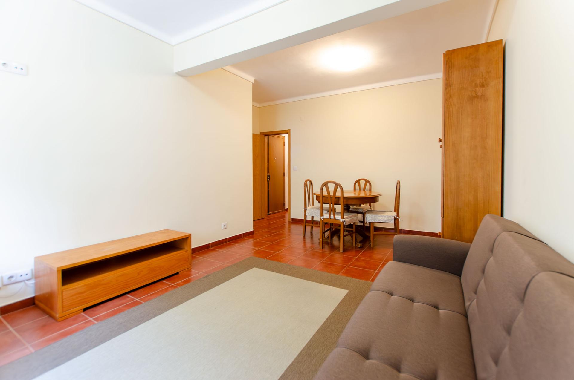 T1 como novo, no centro de Sacavém