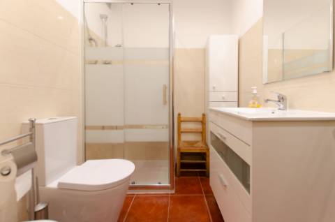 T1 como novo, no centro de Sacavém