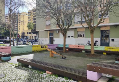 T1 como novo, no centro de Sacavém