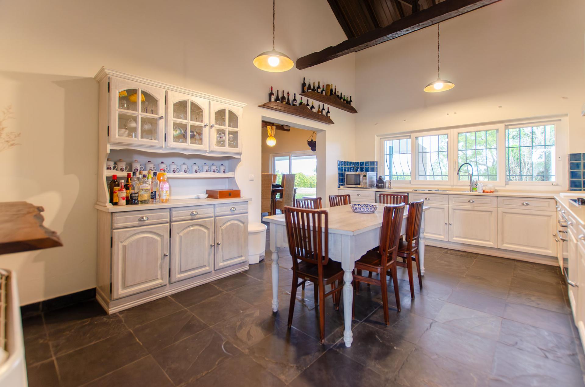 Quinta de 3 Hectares com 3 Moradias a 1h de Lisboa