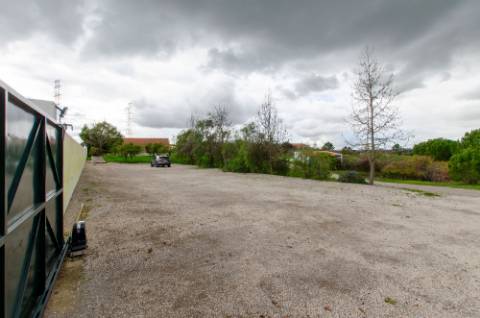 Quinta de 3 Hectares com 3 Moradias a 1h de Lisboa